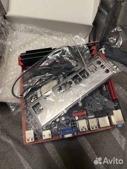 Материнская плата