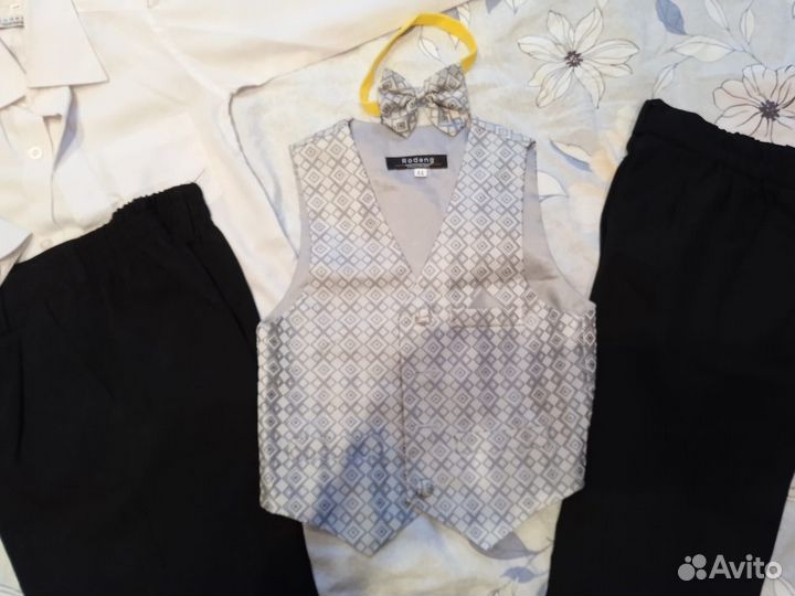 Жилетка праздничная с бабочкой, брюки на мальчика