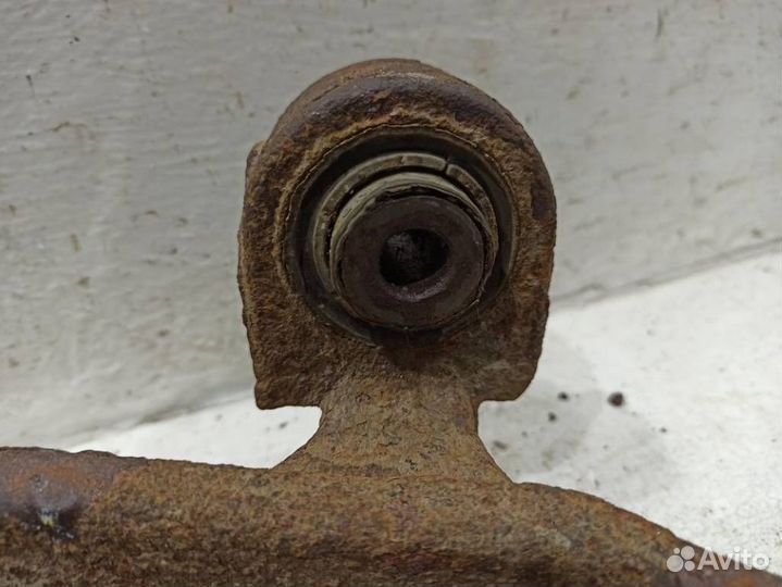 Кулак задний правый 430181LB0A