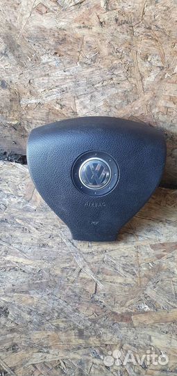 Подушка безопасности в руль Volkswagen Golf V 200