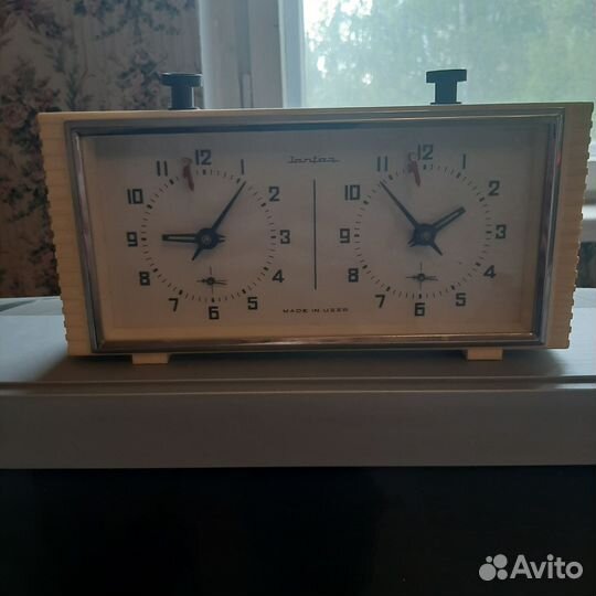 Часы шахматные янтарь