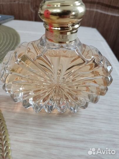 Парфюмерная вода женская / духи