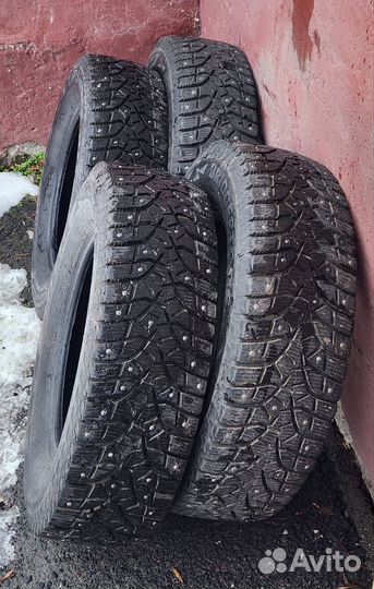 Bridgestone Blizzak Spike-02 205/70 R15