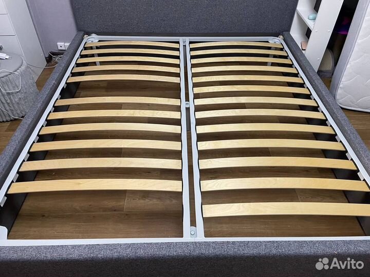 Кровать двухспальная с матрасом 180 200 бу