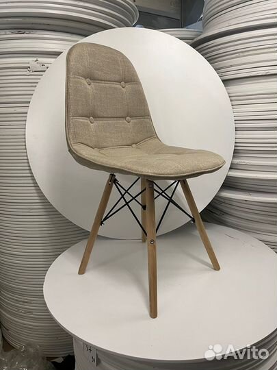 Стул кухонный мягкий Eames (Ткань) бежевый