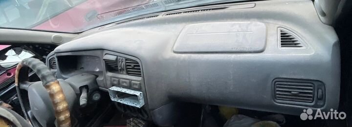 Торпедо Nissan Primera P11