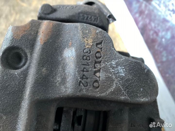 Кулак поворотный передний левый Volvo Xc90