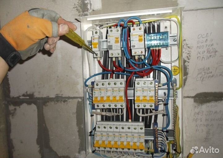 Услуги электрика. Услуги сантехника