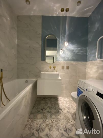 Прдвесной светильник бра золотой