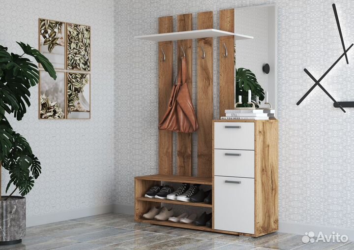 Лаура Прихожая