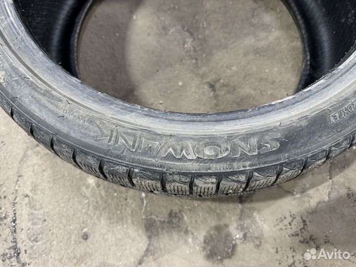 Triangle Snowlink TWT02 275/35 R20 102V