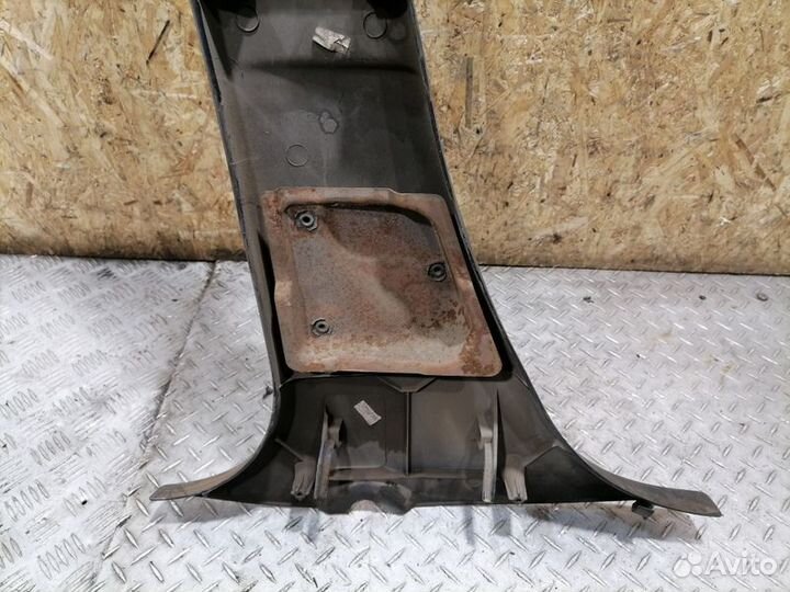 Обшивка стойки правая Renault Logan 2005 2014