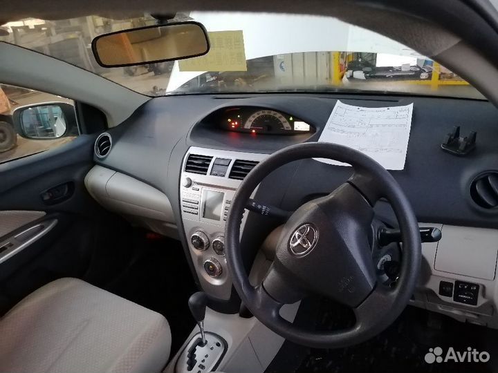 Амортизатор на Toyota Belta SCP92