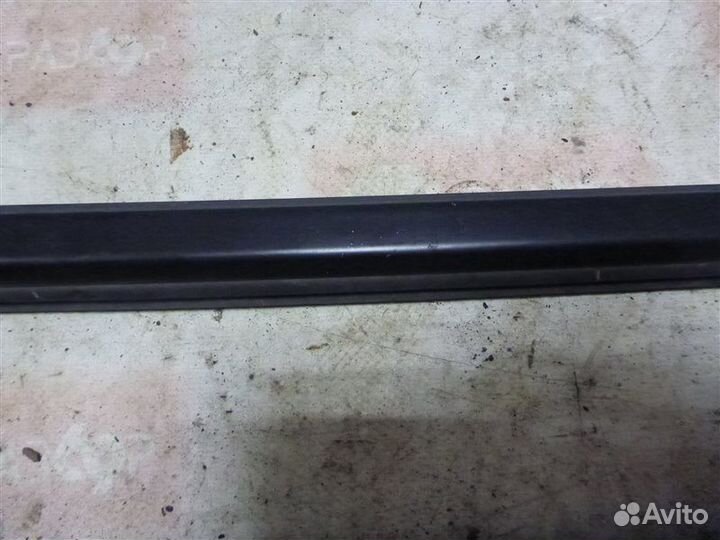 Уплотнитель стекла двери бархотка передний правый