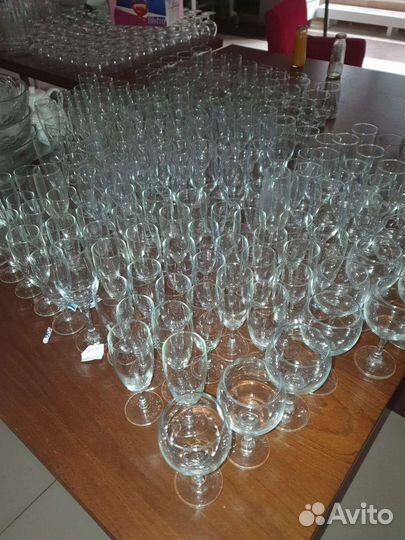 Посуда (тарелки,бокалы,салатницы,супницы и т.д)