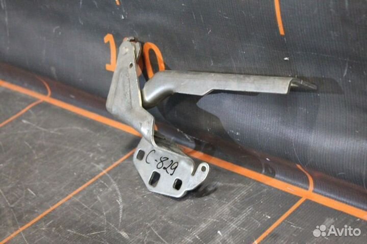Петля капота правая - Volkswagen Passat CC