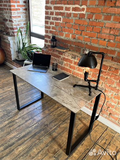 Письменный стол из керамогранита 600х1200х750