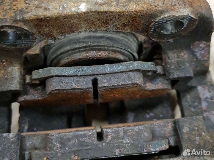 Суппорт тормозной передний Renault 19 Рено 19