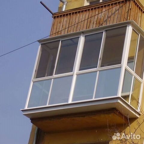 Французский балкон пластиковый, окна с отделкой
