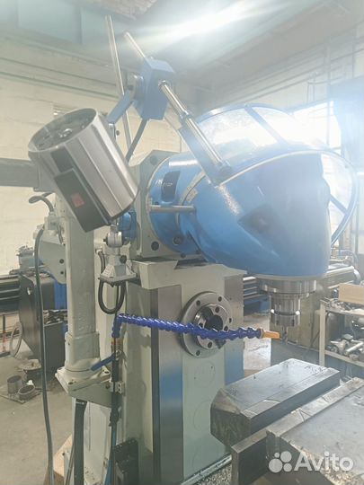 Ширoкоуниверсaльный фрeзеpный cтанoк Wеida X6436A