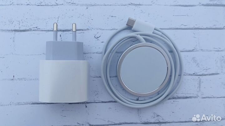 Беспроводная зарядка для iPhone Magsafe + Блок 20w