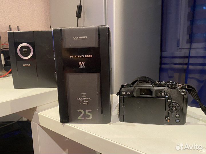 Фотоаппарат Olympus OM-D E-M1 Mark II Kit