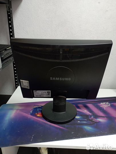Монитор Samsung 17 дюймов плюс провода