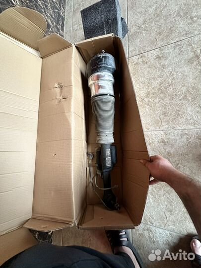 Пневмостойка на 221 mercedes