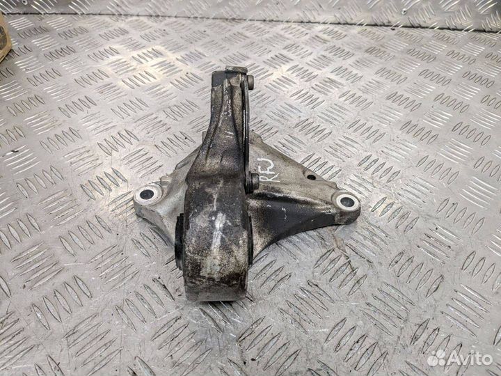 Кронштейн полуоси Peugeot 307 (2001 - 2005)