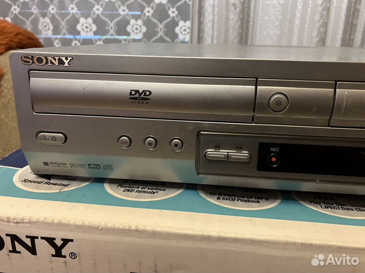DVD плеер / Видеомагнитофон Sony SLV-D910