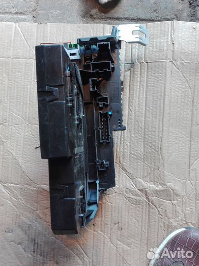 Блок предохранителей SAM Задний 2129004901 Мерседе