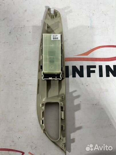 Блок кнопок стеклоподъёмника Infiniti Qx70/Fx S51