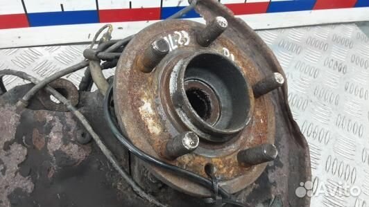 Ступица передняя левая land rover discovery 3 (FML