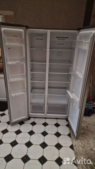 Холодильник hisense