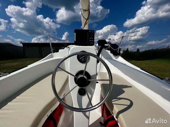 Мотосейлер Tattoo 26