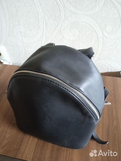 Сумка Guess est 1981