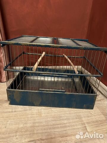 Деревянная клетка для птиц