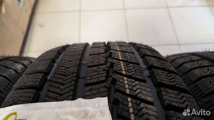 Ovation W-588 225/55 R18 98H