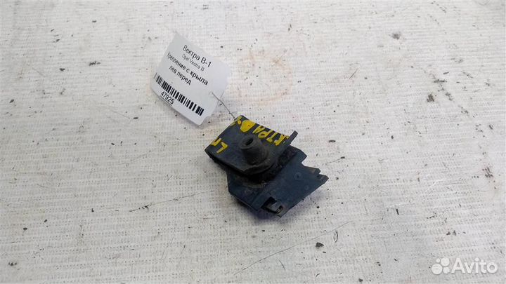 Крепление с крыла переднего левого Opel Vectra B