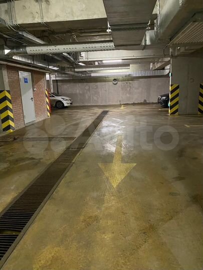 Машиноместо, 13 м²