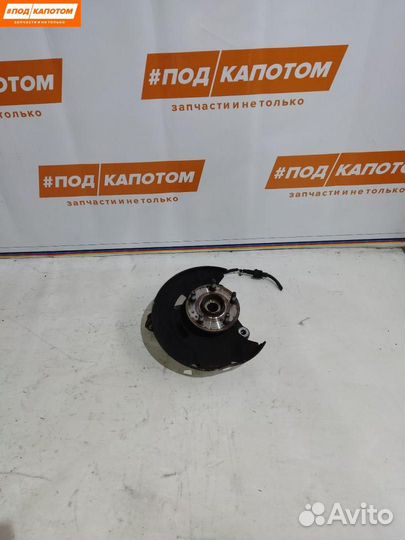 Кулак передний правый Opel Astra J 2011