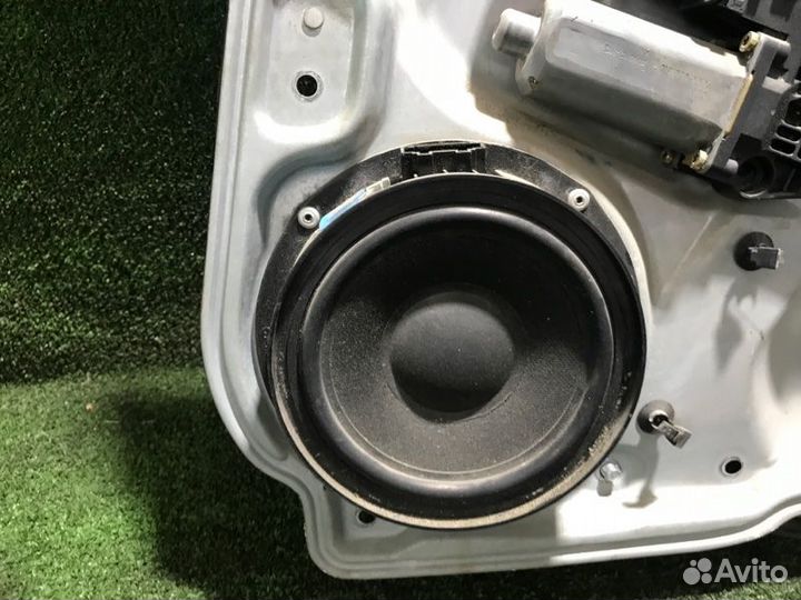 Стеклоподъемник передний правый Volkswagen Passat