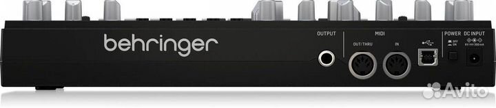 Аналоговый басовый синтезатор Behringer TD-3-BK