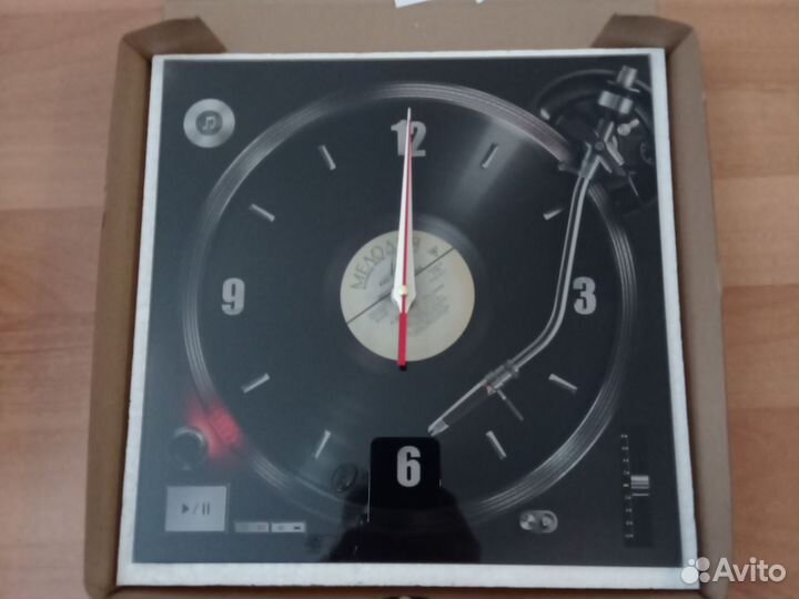 Часы виниловый проигрыватель 