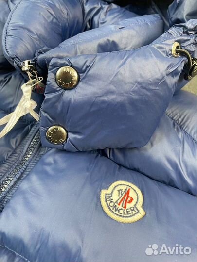 Жилетка Moncler с NFC