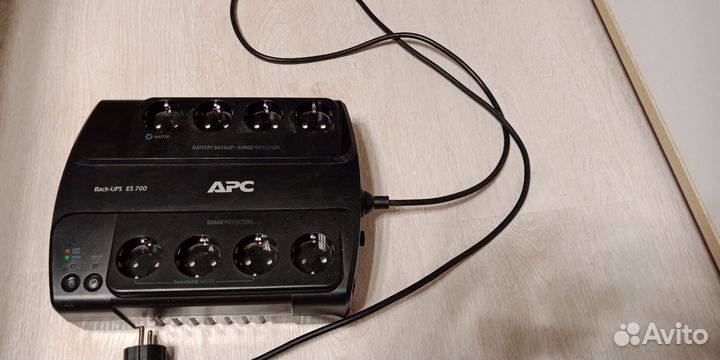 Ибп APC Back-UPS ES 700