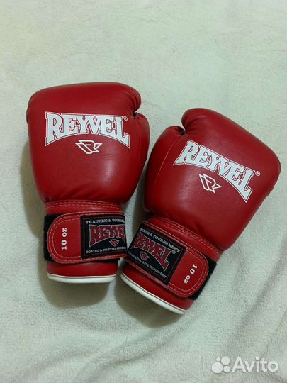Боксерские перчатки