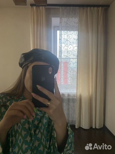 Кожаный берет женский