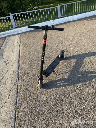 Электросамокат tribe