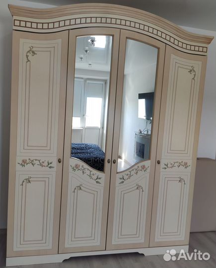 Шкаф распашной б/у